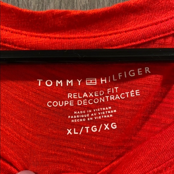 ❗️BOGO❗️Tommy Hilfiger T-Shirt - Picture 3 of 7